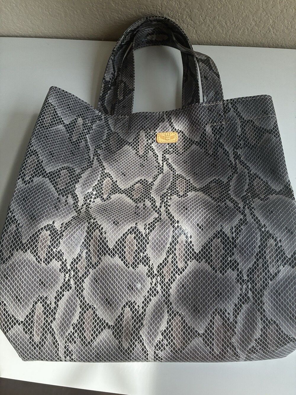 Consuela Grab N Go Basic Bag Large Tore Snake Print Aurora Gray